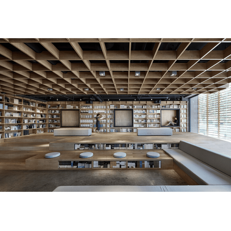 Baoding Xinhua Bookstore by Yi Chen and Muchen Zhang
Golden Design Award winner in 2016 - 2017 Interior Space and Exhibition Design Award Category